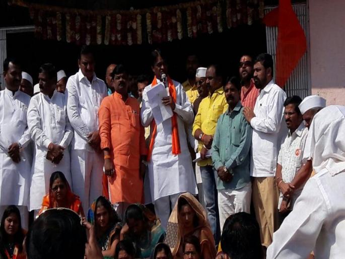 The Center has exported zero due to the follow-up of the founding of MP: MLA Suresh Gore | खासदार आढळराव यांच्या पाठपुराव्यामुळे केंद्रसरकारने निर्यात मूल्य केले शून्य - आमदार सुरेश गोरे The Center has exported zero due to the follow-up of the founding of MP: MLA Suresh Gore | खासदार आढळराव यांच्या पाठपुराव्यामुळे केंद्रसरकारने निर्यात मूल्य केले शून्य - आमदार सुरेश गोरे