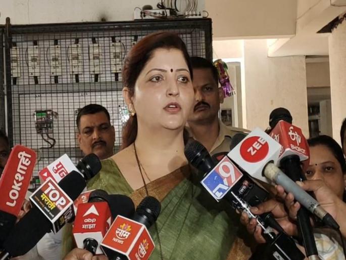 I will give the deenanath mangeshkar hospital a stern warning from society rupali Chakankar warns | Deenanath Mangeshkar Hospital: रुग्णालयाला मी कडक शब्दात समज देणार; रुपाली चाकणकरांचा इशारा I will give the deenanath mangeshkar hospital a stern warning from society rupali Chakankar warns | Deenanath Mangeshkar Hospital: रुग्णालयाला मी कडक शब्दात समज देणार; रुपाली चाकणकरांचा इशारा