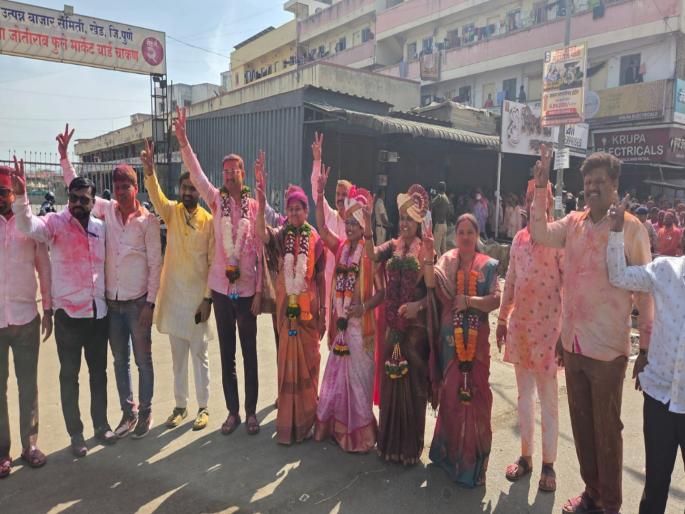 Chakan Nagar Parishad Election Result 2025 Shiv Senas Manisha Gore wins the post of Mayor in Chakanla Chowrangi; Shiv Sena gets 13 seats, NCP 10 | Chakan Nagar Parishad Election Result 2025 : नगराध्यक्ष पदासह शिंदे गटाने चाकण नगरपरिषदेवर फडकावला भगवा Chakan Nagar Parishad Election Result 2025 Shiv Senas Manisha Gore wins the post of Mayor in Chakanla Chowrangi; Shiv Sena gets 13 seats, NCP 10 | Chakan Nagar Parishad Election Result 2025 : नगराध्यक्ष पदासह शिंदे गटाने चाकण नगरपरिषदेवर फडकावला भगवा