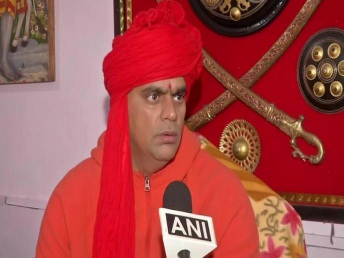 if hijab is not banned in schools then hindu sanatani children will also wear saffron tilak will go to school with chakrapani | शाळांमध्ये हिजाब बंदी नाही तर सनातनी हिंदू मुलंही भगवा परिधान करून जातील - चक्रपाणी महाराज if hijab is not banned in schools then hindu sanatani children will also wear saffron tilak will go to school with chakrapani | शाळांमध्ये हिजाब बंदी नाही तर सनातनी हिंदू मुलंही भगवा परिधान करून जातील - चक्रपाणी महाराज