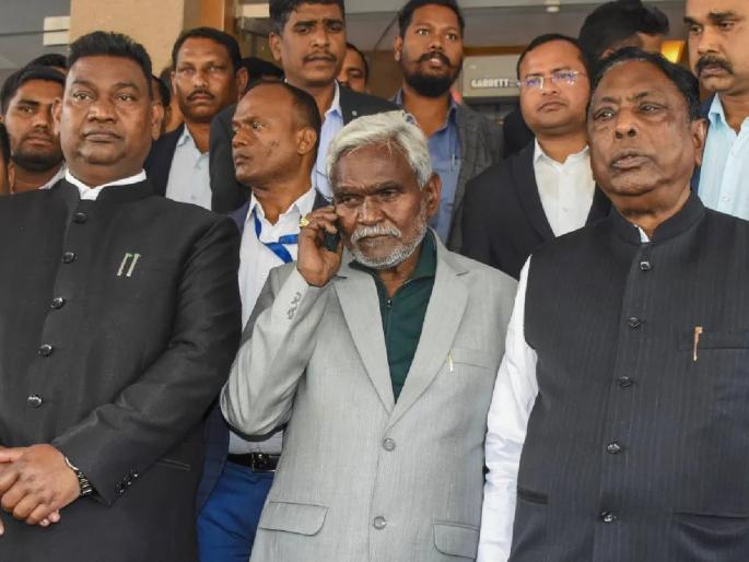 Another storm in Jharkhand politics 12 Congress MLAs are upset thinking of leaving the state | झारखंडच्या राजकारणात पुन्हा वादळ: काँग्रेसचे १२ आमदार नाराज, राज्याबाहेर जाण्याच्या विचारात! Another storm in Jharkhand politics 12 Congress MLAs are upset thinking of leaving the state | झारखंडच्या राजकारणात पुन्हा वादळ: काँग्रेसचे १२ आमदार नाराज, राज्याबाहेर जाण्याच्या विचारात!