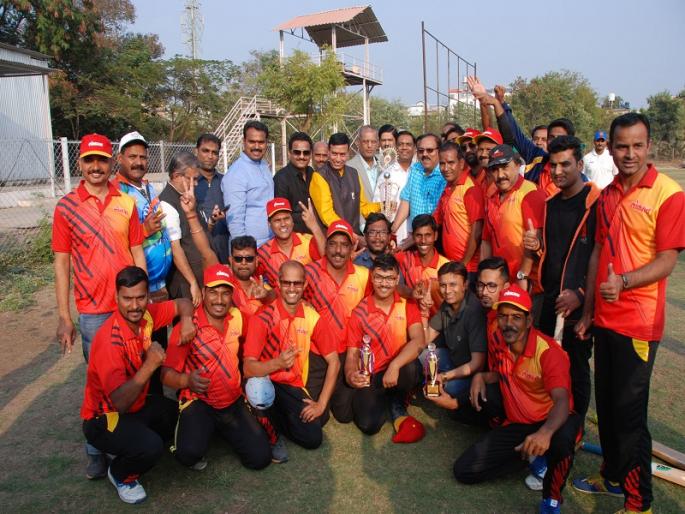 'Lokmat' champion, winning knockout hit four | ‘लोकमत’च चॅम्पियन, विजेतेपदाचा ठोकला चौकार 'Lokmat' champion, winning knockout hit four | ‘लोकमत’च चॅम्पियन, विजेतेपदाचा ठोकला चौकार