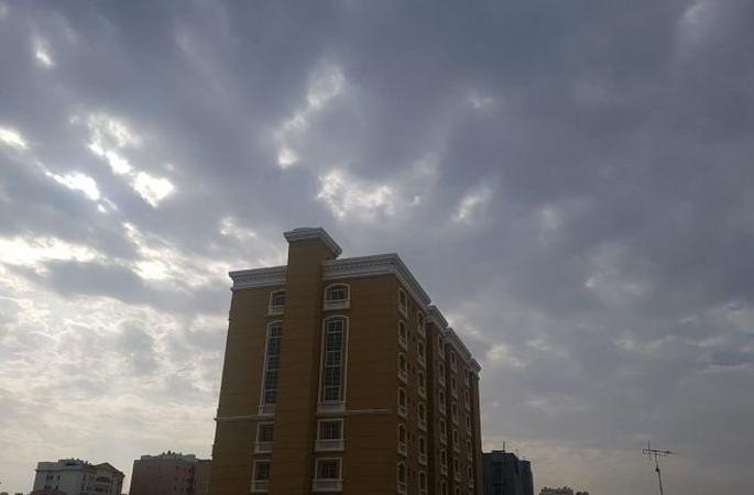 Chance of rain with strong winds in Akola district | अकोला जिल्ह्यात वादळी वाऱ्यासह पावसाची शक्यता