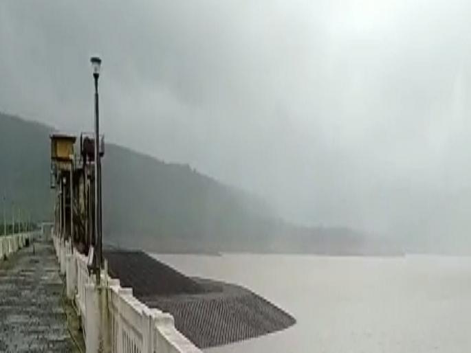 Decrease in water storage in Chandoli Dam, 1400 cusec water discharge from power generation station | चांदोली धरणातील पाणीसाठ्यात घट, वीजनिर्मिती केंद्रातून १४०० क्यूसेकने पाण्याचा विसर्ग Decrease in water storage in Chandoli Dam, 1400 cusec water discharge from power generation station | चांदोली धरणातील पाणीसाठ्यात घट, वीजनिर्मिती केंद्रातून १४०० क्यूसेकने पाण्याचा विसर्ग