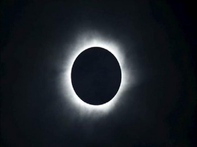 Tomorrow's largest lunar eclipse in the century | उद्या शतकातील सर्वांत मोठे खग्रास चंद्रग्रहण Tomorrow's largest lunar eclipse in the century | उद्या शतकातील सर्वांत मोठे खग्रास चंद्रग्रहण