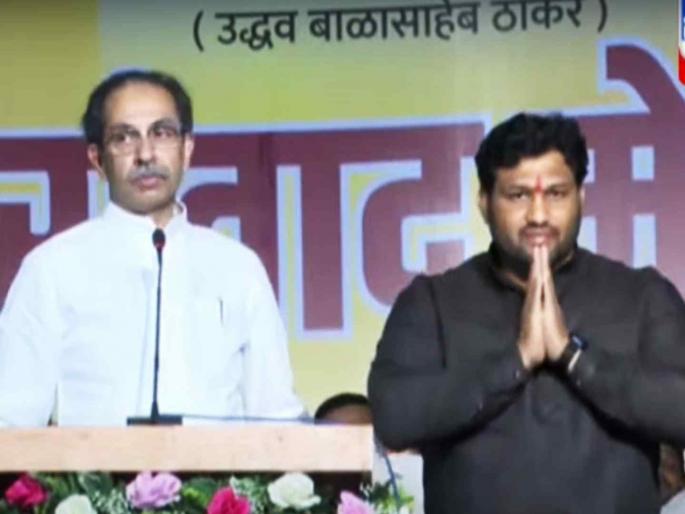 Shiv Sena Uddhav Balasaheb Thackeray faction List of 16 names for candidates for Lok Sabha Election 2024 announced by Sanjay Raut | ठाकरेंनी शड्डू ठोकलाच! सांगलीच्या चंद्रहार पाटलांसह १७ उमेदवारांची पहिली यादी जाहीर Shiv Sena Uddhav Balasaheb Thackeray faction List of 16 names for candidates for Lok Sabha Election 2024 announced by Sanjay Raut | ठाकरेंनी शड्डू ठोकलाच! सांगलीच्या चंद्रहार पाटलांसह १७ उमेदवारांची पहिली यादी जाहीर