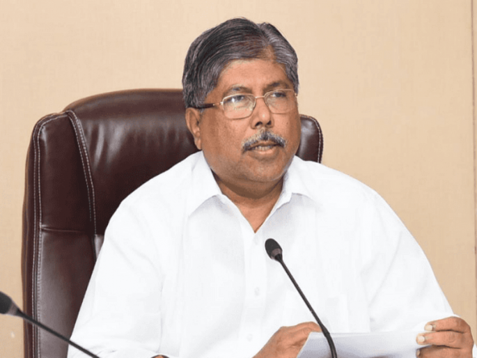 Whether the state government will put its hand in its own pocket or not: Chandrakant Patil | केंद्र सरकारच्या नावाने ओरड करणारे राज्य सरकार स्वत:च्या खिशात हात घालणार की नाही : चंद्रकांत पाटील Whether the state government will put its hand in its own pocket or not: Chandrakant Patil | केंद्र सरकारच्या नावाने ओरड करणारे राज्य सरकार स्वत:च्या खिशात हात घालणार की नाही : चंद्रकांत पाटील