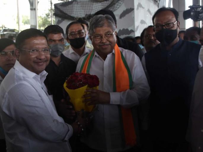 There are no voter lists, so why hurry for elections? Question by Chandrakant Patil | मतदारयाद्याच नाहीत, मग निवडणुकीची घाई का? चंद्रकांत पाटील यांचा सवाल There are no voter lists, so why hurry for elections? Question by Chandrakant Patil | मतदारयाद्याच नाहीत, मग निवडणुकीची घाई का? चंद्रकांत पाटील यांचा सवाल