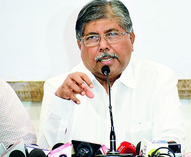 300% alliance with Shiv Sena : Chandrakant Patil | शिवसेनेसोबत ३०० टक्के युती होणारच : चंद्रकांत पाटील 300% alliance with Shiv Sena : Chandrakant Patil | शिवसेनेसोबत ३०० टक्के युती होणारच : चंद्रकांत पाटील