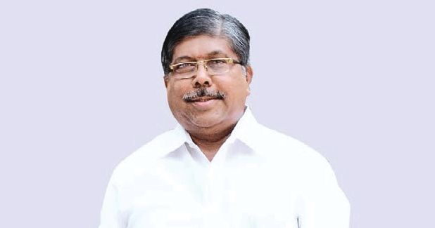 Bring farmers' problems to the forefront: Patil | शेतकऱ्यांच्या समस्या चव्हाट्यावर आणा :पाटील Bring farmers' problems to the forefront: Patil | शेतकऱ्यांच्या समस्या चव्हाट्यावर आणा :पाटील