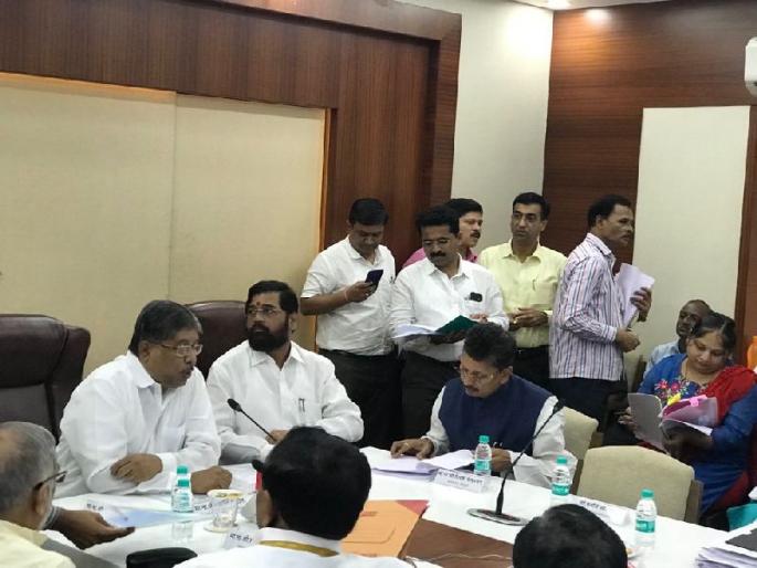 Before the Ganeshotsav, take away the Mumbai-Goa highway, warns Chandrakant Patil officials | गणेशोत्सवापूर्वी मुंबई-गोवा महामार्ग खड्डेमुक्त करा, चंद्रकांत पाटलांची अधिकाऱ्यांना सक्त ताकीद Before the Ganeshotsav, take away the Mumbai-Goa highway, warns Chandrakant Patil officials | गणेशोत्सवापूर्वी मुंबई-गोवा महामार्ग खड्डेमुक्त करा, चंद्रकांत पाटलांची अधिकाऱ्यांना सक्त ताकीद