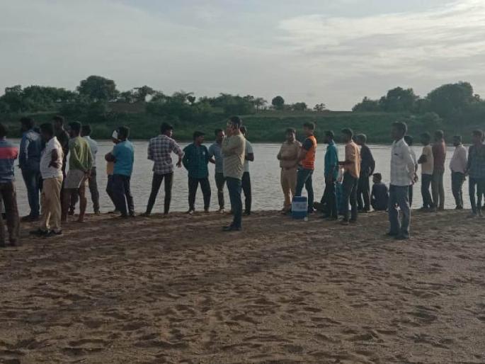 Shocking! Three children were swept away by the river, a sensational incident in Tohogaon | धक्कादायक! नदीच्या प्रवाहात तीन मुले वाहून गेली, तोहोगाव येथील खळबळजनक घटना Shocking! Three children were swept away by the river, a sensational incident in Tohogaon | धक्कादायक! नदीच्या प्रवाहात तीन मुले वाहून गेली, तोहोगाव येथील खळबळजनक घटना