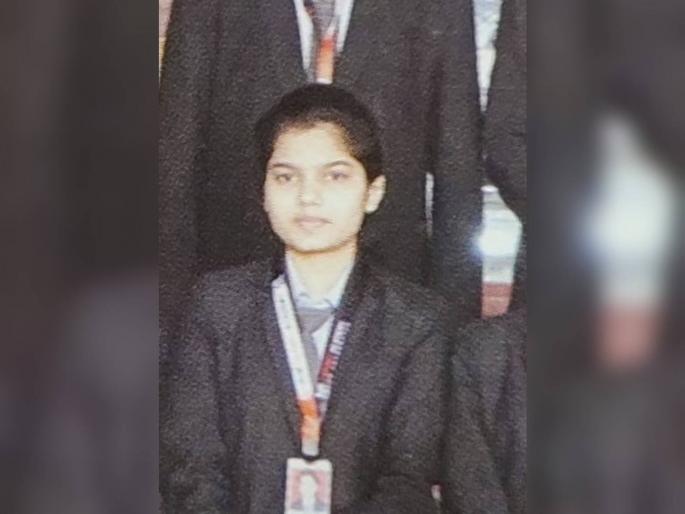 anisha ends life on the eve of the exam by writing sorry | ‘स्वारी’ लिहून परीक्षेच्या पूर्वसंध्येला ‘अनिशा’ची एक्झिट anisha ends life on the eve of the exam by writing sorry | ‘स्वारी’ लिहून परीक्षेच्या पूर्वसंध्येला ‘अनिशा’ची एक्झिट