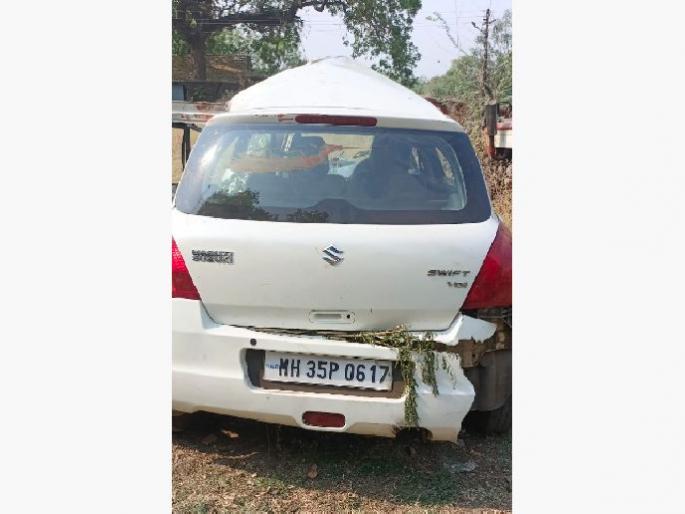 woman died four injured as car overturned while rescuing the bike | दुचाकीला वाचविताना भरधाव कार उलटली; एका महिलेचा जागीच मृत्यू,चाैघे गंभीर जखमी woman died four injured as car overturned while rescuing the bike | दुचाकीला वाचविताना भरधाव कार उलटली; एका महिलेचा जागीच मृत्यू,चाैघे गंभीर जखमी