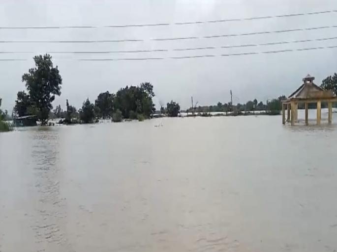 Rivers in Chandrapur district flooded life disrupted | चंद्रपूर जिल्ह्यातील नद्यांना पूर; शेकडो घरे पाण्याखाली, जनजीवन विस्कळीत Rivers in Chandrapur district flooded life disrupted | चंद्रपूर जिल्ह्यातील नद्यांना पूर; शेकडो घरे पाण्याखाली, जनजीवन विस्कळीत