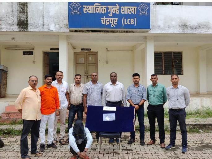 Youth carrying firearms in LCB net; Second action in three days | अग्निशस्त्र बाळगणारा तरुण एलसीबीच्या जाळ्यात; तीन दिवसातील दुसरी कारवाई Youth carrying firearms in LCB net; Second action in three days | अग्निशस्त्र बाळगणारा तरुण एलसीबीच्या जाळ्यात; तीन दिवसातील दुसरी कारवाई