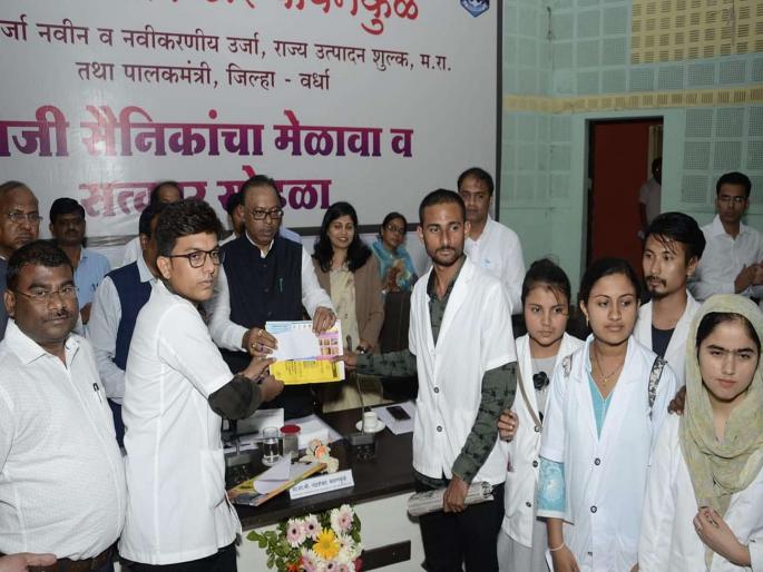 The gallantry of soldiers is inspiring to future generations | सैनिकांचे शौर्य भावी पिढीला प्रेरणादायी, चंद्रशेखर बावनकुळे The gallantry of soldiers is inspiring to future generations | सैनिकांचे शौर्य भावी पिढीला प्रेरणादायी, चंद्रशेखर बावनकुळे