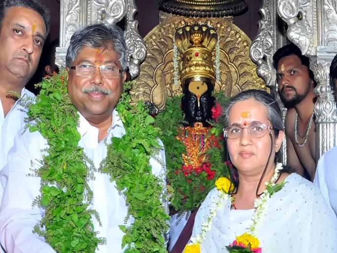 Shiv Sena is soft ... Sambhaji Brigade hot | शिवसेना नरम तर... संभाजी ब्रिगेड गरम Shiv Sena is soft ... Sambhaji Brigade hot | शिवसेना नरम तर... संभाजी ब्रिगेड गरम