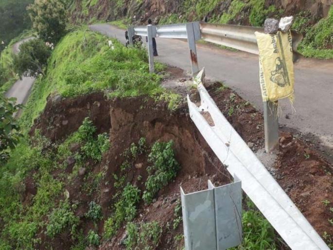 Accidental risk due to the loss of Chandsalei Ghat route | चांदसैली घाटमार्ग खचल्याने अपघाती धोका Accidental risk due to the loss of Chandsalei Ghat route | चांदसैली घाटमार्ग खचल्याने अपघाती धोका