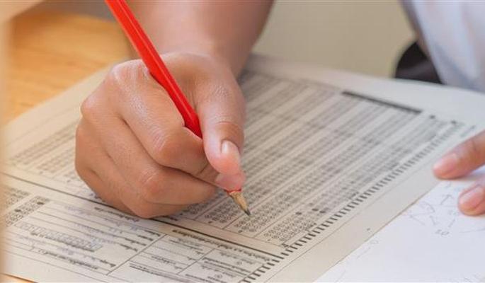 Changes in the evaluation system of 10th examination | दहावी परीक्षेच्या मूल्यमापन पद्धतीत बदल होणार, सूचना मागविल्या! Changes in the evaluation system of 10th examination | दहावी परीक्षेच्या मूल्यमापन पद्धतीत बदल होणार, सूचना मागविल्या!