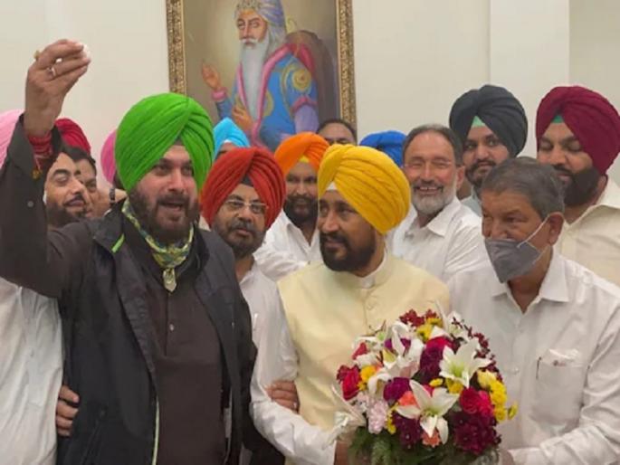 punjab cm charanjit singh channi says we will waive water and electricity bills of farmers | charanjit singh channi : पंजाबचे मुख्यमंत्री बनताच चरणजित सिंह चन्नी यांनी शेतकऱ्यांना दिलं मोठं 'गिफ्ट', पाणी आणि वीज बिल होणार माफ! punjab cm charanjit singh channi says we will waive water and electricity bills of farmers | charanjit singh channi : पंजाबचे मुख्यमंत्री बनताच चरणजित सिंह चन्नी यांनी शेतकऱ्यांना दिलं मोठं 'गिफ्ट', पाणी आणि वीज बिल होणार माफ!