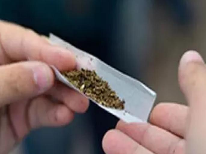 Kankavli connection of charas sale in Mumbai exposed, Mumbai police arrested one from Kankavli | मुंबईतील 'चरस विक्री'चे कणकवली कनेक्शन उघड, मुंबई पोलिसांनी कणकवलीतून घेतले एकास ताब्यात  Kankavli connection of charas sale in Mumbai exposed, Mumbai police arrested one from Kankavli | मुंबईतील 'चरस विक्री'चे कणकवली कनेक्शन उघड, मुंबई पोलिसांनी कणकवलीतून घेतले एकास ताब्यात