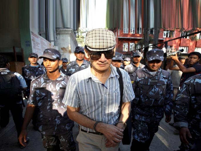 will bikini killer charles sobhraj come to pune to meet his sister | बहिणींना भेटण्यासाठी बिकिनी किलर चार्ल्स शोभराज पुण्यात येणार? 