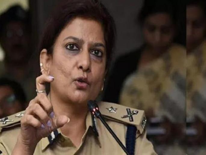 ips officer charu sinha to head terrorist hit srinagar sector for crpf | चारू सिन्हा यांची सीआरपीएफ श्रीनगर सेक्टरच्या महानिरीक्षकपदी नियुक्ती ips officer charu sinha to head terrorist hit srinagar sector for crpf | चारू सिन्हा यांची सीआरपीएफ श्रीनगर सेक्टरच्या महानिरीक्षकपदी नियुक्ती