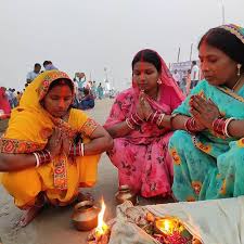 Chhath Puja at home this year; The administration denied permission on the riverbank | उत्तर भारतीयांची छठपूजा यंदा घरीच; प्रशासनाने नदीघाटावर परवानगी नाकारली Chhath Puja at home this year; The administration denied permission on the riverbank | उत्तर भारतीयांची छठपूजा यंदा घरीच; प्रशासनाने नदीघाटावर परवानगी नाकारली