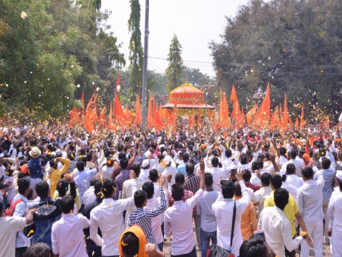 chatrapati Shambhu king's samadhi place attending ocean of Shambhubhakta | शंभू राजांच्या समाधीवर लोटला शंभूभक्तांचा महासागर 