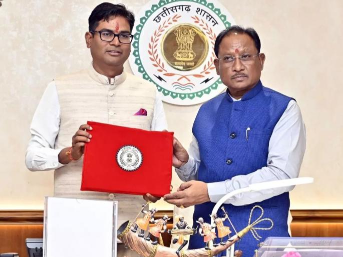 Chhattisgarh raipur budget 2025 Cheaper petrol metro survey increase in da know details | छत्तीसगड : पेट्रोल स्वस्त, मेट्रोचं सर्वेक्षण, महागाई भत्त्यात वाढ; साय सरकारच्या अर्थसंकल्पात कोणाला काय मिळालं? Chhattisgarh raipur budget 2025 Cheaper petrol metro survey increase in da know details | छत्तीसगड : पेट्रोल स्वस्त, मेट्रोचं सर्वेक्षण, महागाई भत्त्यात वाढ; साय सरकारच्या अर्थसंकल्पात कोणाला काय मिळालं?