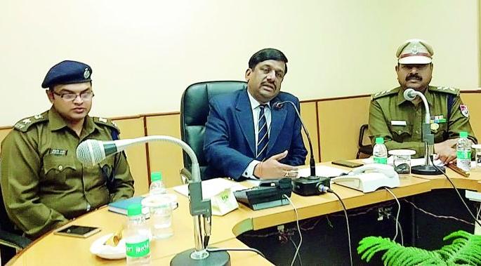 Bandobast of brokers according to IT Act: Inspector General Chauhan | ‘आयटी अॅक्ट’नुसार करणार दलालांचा बंदोबस्त : महानिरीक्षक चौहान Bandobast of brokers according to IT Act: Inspector General Chauhan | ‘आयटी अॅक्ट’नुसार करणार दलालांचा बंदोबस्त : महानिरीक्षक चौहान