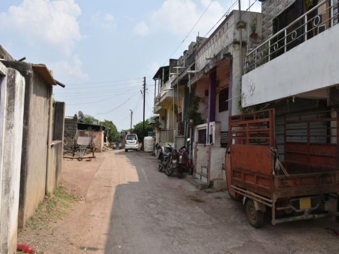 'Shukushkat' in Chapale village along with Nagreeniari | नागङिारीसह चौपाळे गावात ‘शुकशुकाट’ 'Shukushkat' in Chapale village along with Nagreeniari | नागङिारीसह चौपाळे गावात ‘शुकशुकाट’