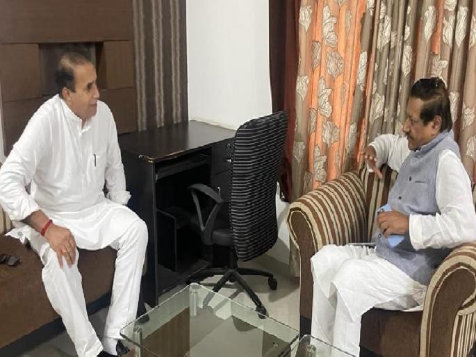 All picture will be clear in two days says Anil Deshmukh, Chavan-Deshmukh discussion | दोन दिवसात सर्व चित्र स्पष्ट होईल - अनिल देशमुख; चव्हाण- देशमुखांची कमराबंद चर्चा  All picture will be clear in two days says Anil Deshmukh, Chavan-Deshmukh discussion | दोन दिवसात सर्व चित्र स्पष्ट होईल - अनिल देशमुख; चव्हाण- देशमुखांची कमराबंद चर्चा