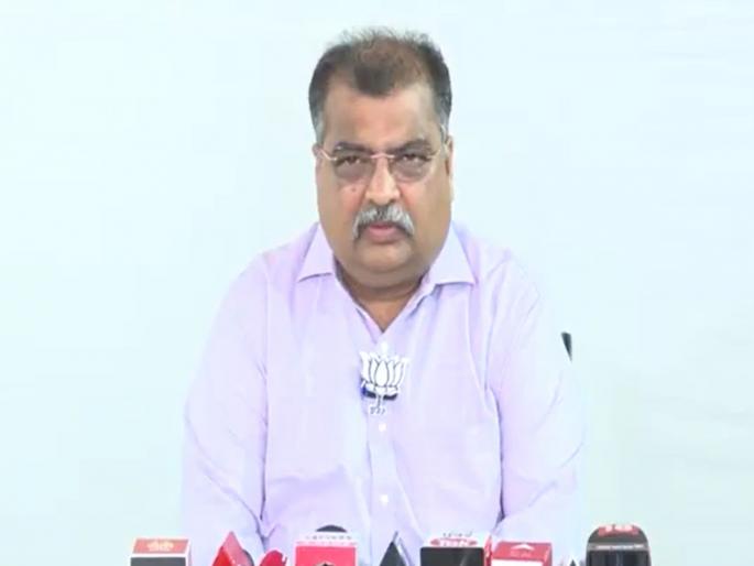 Decision to contest as a Mahayuti in all municipal corporations, statement of BJP state president Ravindra Chavan after meeting with Eknath Shinde | एकनाथ शिंदेंसोबत रात्री बैठक, सकाळी पत्रकार परिषद; महायुतीबाबत रवींद्र चव्हाणांचं मोठं विधान Decision to contest as a Mahayuti in all municipal corporations, statement of BJP state president Ravindra Chavan after meeting with Eknath Shinde | एकनाथ शिंदेंसोबत रात्री बैठक, सकाळी पत्रकार परिषद; महायुतीबाबत रवींद्र चव्हाणांचं मोठं विधान