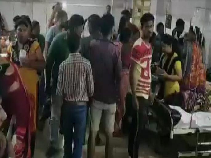 Playing with patients' lives in Ambarnath; Over-the-counter medication worsens the health of 12 people | अंबरनाथमध्ये रुग्णांच्या जीवाशी खेळ; मुदतबाह्य औषध दिल्याने 12 जणांची तब्येत बिघडली Playing with patients' lives in Ambarnath; Over-the-counter medication worsens the health of 12 people | अंबरनाथमध्ये रुग्णांच्या जीवाशी खेळ; मुदतबाह्य औषध दिल्याने 12 जणांची तब्येत बिघडली