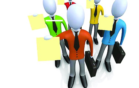 Every year thousands of set-net-worthholders are unemployed | दरवर्षी हजारो सेट-नेटधारक बेरोजगारीच्या खाईत