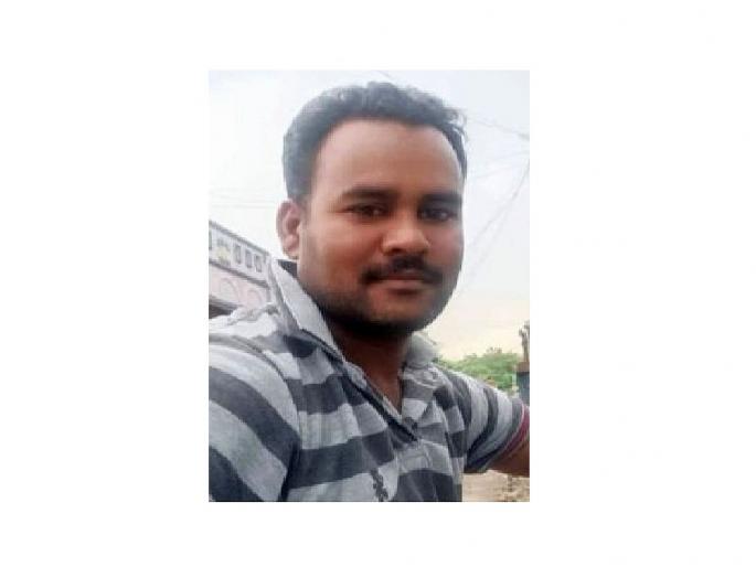 man was killed and his body was thrown into a well over money dispute | हत्या केली अन् दगड बांधून मृतदेह विहिरीत फेकला; रक्ताने माखलेली दुचाकी सापडली अन्.. man was killed and his body was thrown into a well over money dispute | हत्या केली अन् दगड बांधून मृतदेह विहिरीत फेकला; रक्ताने माखलेली दुचाकी सापडली अन्..