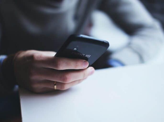 Retired lady police officer deceived | निवृत्त पोलीस अधिकारी महिलेची फसवणूक