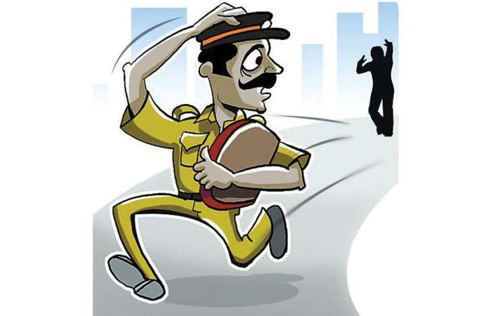 Fake police raging in Nagpur: Four elderly people have been robbed in one and a half hours | नागपुरात तोतया पोलिसांचा हैदोस : दीड तासात चार वृद्धांना लुटले