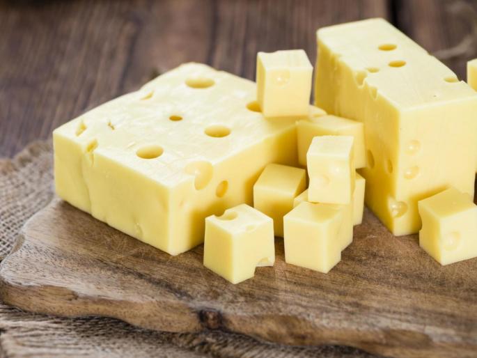 Health benefits of cheese | दूधाप्रमाणेच cheese आरोग्यासाठी ठरतं फायदेशीर; कसं ते वाचा! Health benefits of cheese | दूधाप्रमाणेच cheese आरोग्यासाठी ठरतं फायदेशीर; कसं ते वाचा!