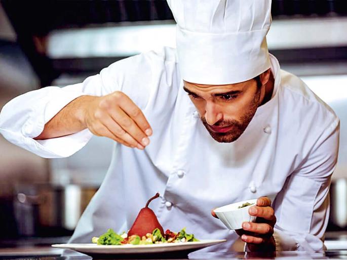 CoronaVirus Marathi News lockdown chef singapore is raising grazing in tehri | CoronaVirus News : लॉकडाऊनचा फटका! ...म्हणून सिंगापूरमध्ये शेफ असलेल्या तरुणाला चाराव्या लागताहेत बकऱ्या CoronaVirus Marathi News lockdown chef singapore is raising grazing in tehri | CoronaVirus News : लॉकडाऊनचा फटका! ...म्हणून सिंगापूरमध्ये शेफ असलेल्या तरुणाला चाराव्या लागताहेत बकऱ्या