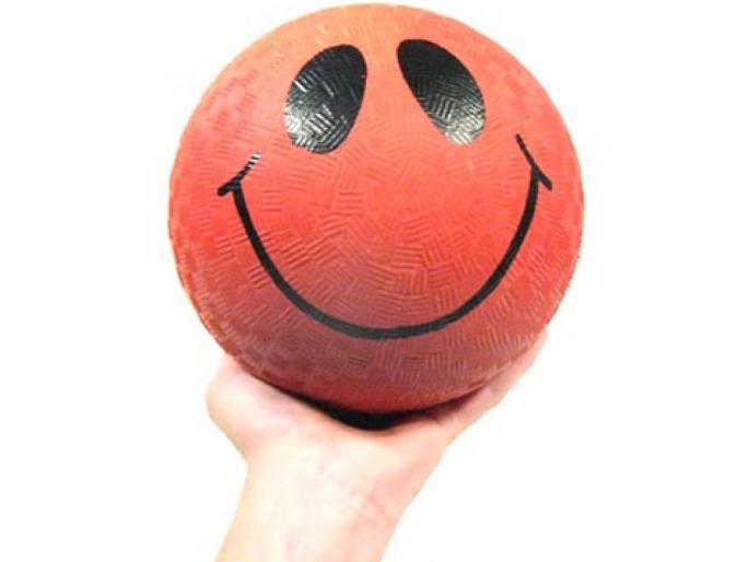 lockdown-DIY- fun ball games-indoor games. | हा घ्या जादूचा चेंडू , तो  तुमचं सगळं ऐकेल !