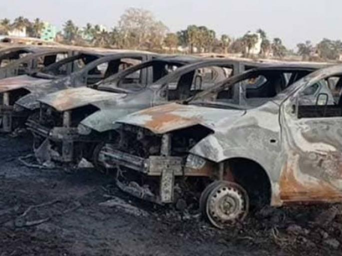 Massive Fire In Chennai Parking Lot, More Than 176 Cars Burnt Down | चेन्नईमध्ये भीषण आग, 176 कार जळून खाक Massive Fire In Chennai Parking Lot, More Than 176 Cars Burnt Down | चेन्नईमध्ये भीषण आग, 176 कार जळून खाक
