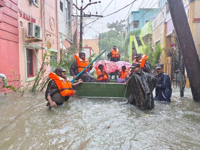 Cyclone Michong hit Chennai Heavy rain in the area, airport closed till 11 pm | चेन्नईला मिचाँग चक्रीवादळाचा तडाखा! परिसरात मुसळधार पाऊस, रात्री ११ वाजेपर्यंत विमानतळ बंद Cyclone Michong hit Chennai Heavy rain in the area, airport closed till 11 pm | चेन्नईला मिचाँग चक्रीवादळाचा तडाखा! परिसरात मुसळधार पाऊस, रात्री ११ वाजेपर्यंत विमानतळ बंद