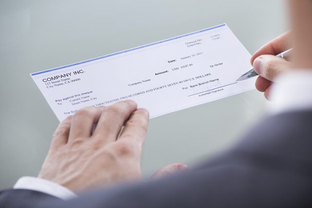 nashik,cheque,change,fraud,crime,registered | धनादेशात खाडाखोड करून हजारो रुपयांचा अपहार