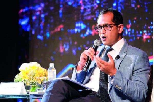 Big opportunities for changing the boxed ideas | चौकटबद्ध विचार बदलल्यास मोठ्या संधी -- चेतन नरके