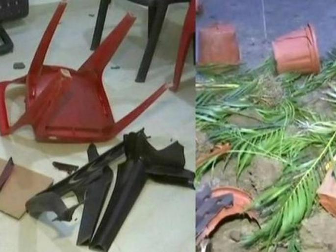 chhattisgarh elections 2018 congress ticket raipur ruckus | छत्तीसगडमध्ये काँग्रेसच्या तिकीट वाटपावरून गोंधळ, पक्ष कार्यालयात कार्यकर्त्यांची तोडफोड chhattisgarh elections 2018 congress ticket raipur ruckus | छत्तीसगडमध्ये काँग्रेसच्या तिकीट वाटपावरून गोंधळ, पक्ष कार्यालयात कार्यकर्त्यांची तोडफोड