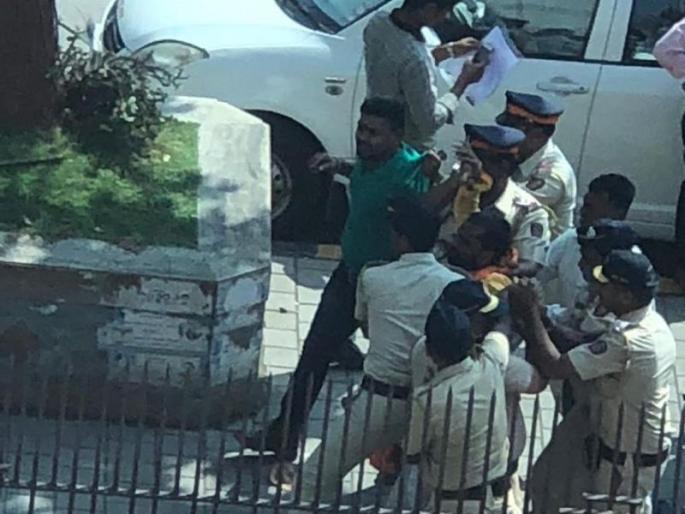 Chhava Sanghatan's ministry, the police arrested the protesters | छावा संघटनेचा मंत्रालयावर मोर्चा, पोलिसांकडून आंदोलक ताब्यात Chhava Sanghatan's ministry, the police arrested the protesters | छावा संघटनेचा मंत्रालयावर मोर्चा, पोलिसांकडून आंदोलक ताब्यात