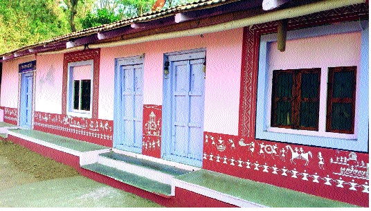 War Gallery painting story of Warli! Joy of tourists: Kichya of painter Ashok Jadhav at Chincholi | आर्ट गॅलरीला वारली चित्रकलेचा साज! पर्यटकांना आनंद : चिंचोली येथे चित्रकार अशोक जाधव यांची किमया War Gallery painting story of Warli! Joy of tourists: Kichya of painter Ashok Jadhav at Chincholi | आर्ट गॅलरीला वारली चित्रकलेचा साज! पर्यटकांना आनंद : चिंचोली येथे चित्रकार अशोक जाधव यांची किमया